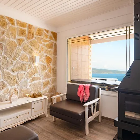 Vilelmina Villa *